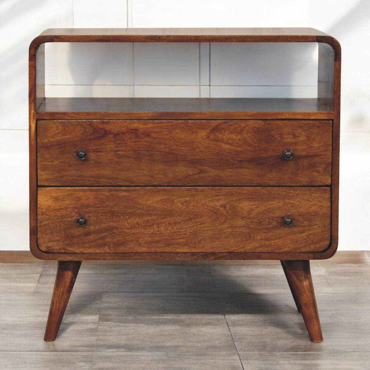 Commode Curved Nordic Charm — Finition Châtaigne